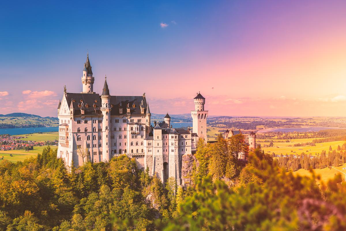 Il castello di Neuschwanstein, il sogno incompiuto che ha ispirato il mondo